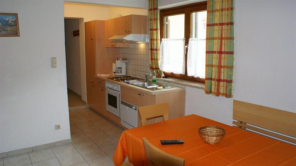 Landhaus Marlies Apartments เซลล์อัมเซ ภายนอก รูปภาพ